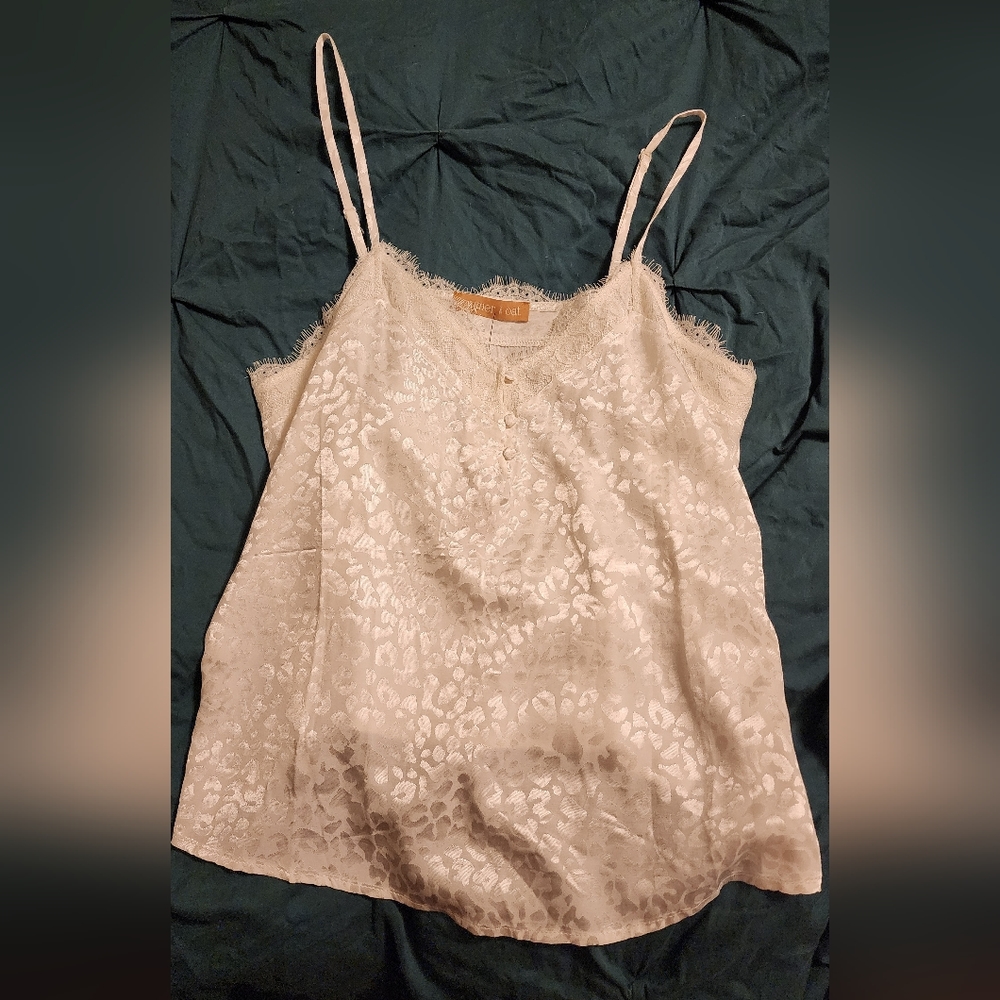Silky white cheetah print tank top NWT